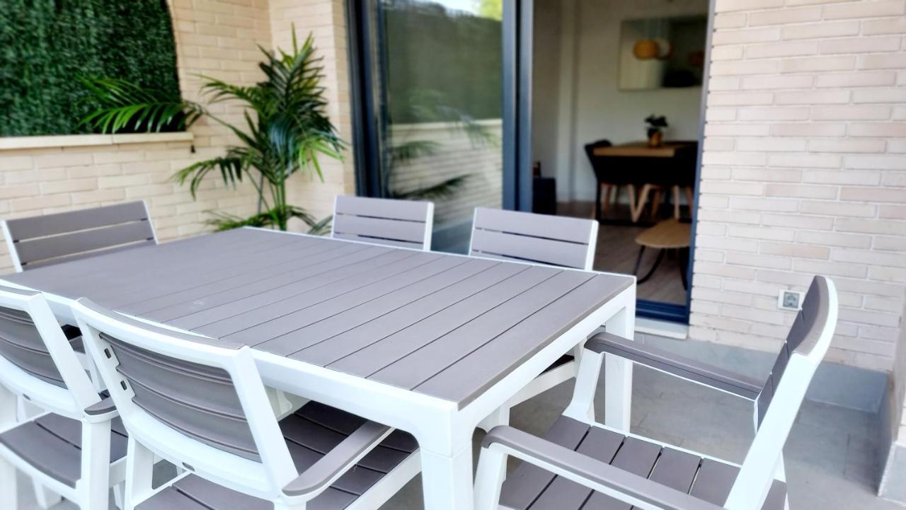 Apartamento diseño con jardín privado a 100 metros del mar Torredembarra Exterior foto